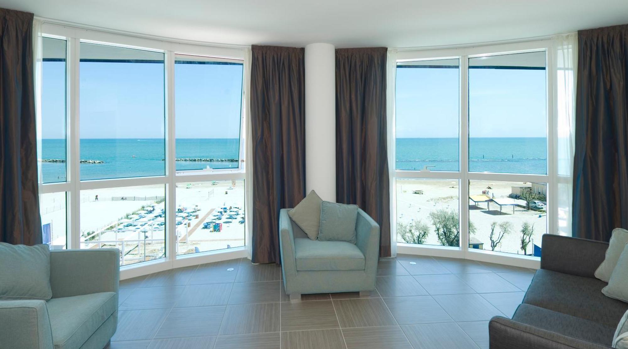 בלריה-איגאה מרינה Blu Suite Resort מראה חיצוני תמונה