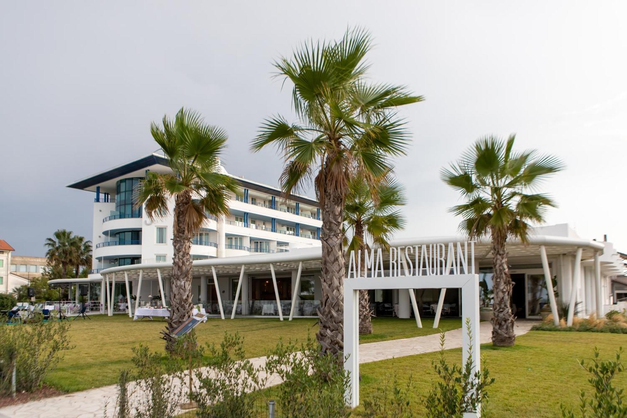 בלריה-איגאה מרינה Blu Suite Resort מראה חיצוני תמונה